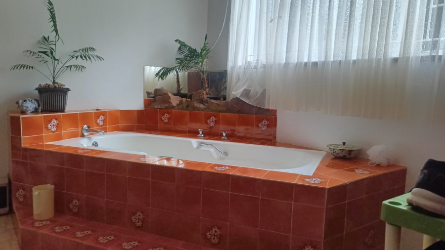 4 Bedroom Property for Sale in Wilkoppies North West